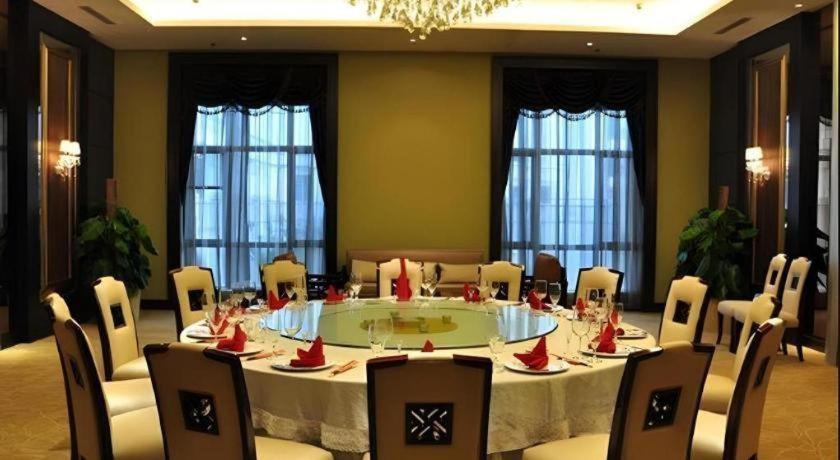 Country Garden Phoenix Hotel Shenyang Buitenkant foto