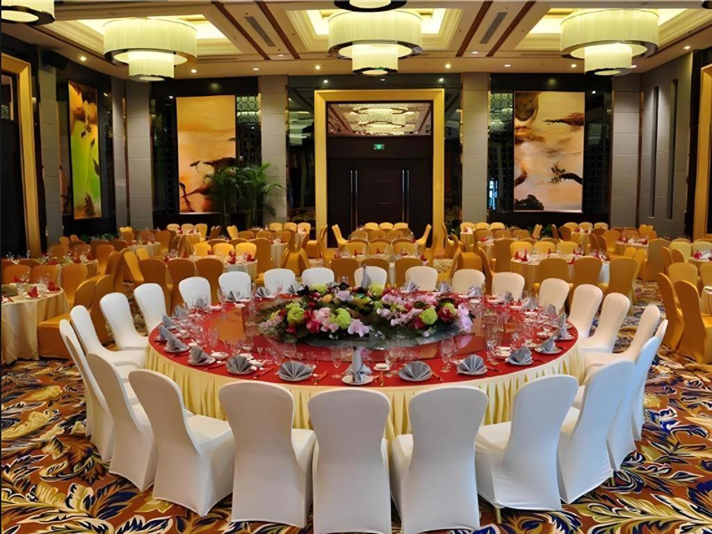 Country Garden Phoenix Hotel Shenyang Buitenkant foto