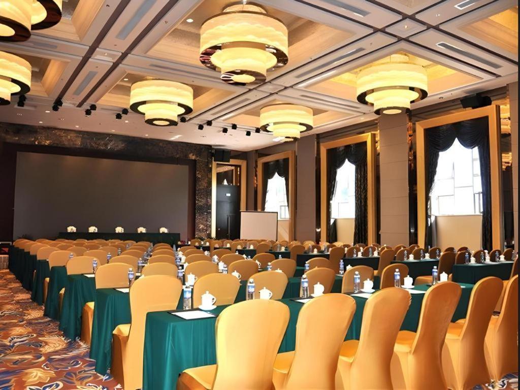 Country Garden Phoenix Hotel Shenyang Buitenkant foto