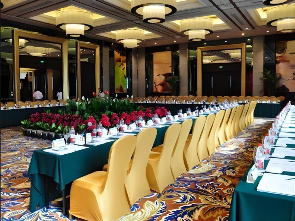Country Garden Phoenix Hotel Shenyang Buitenkant foto