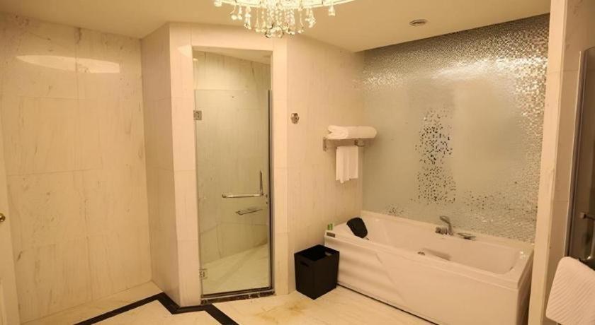 Country Garden Phoenix Hotel Shenyang Buitenkant foto