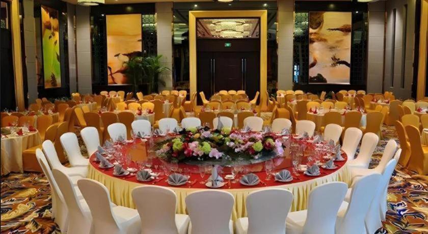Country Garden Phoenix Hotel Shenyang Buitenkant foto