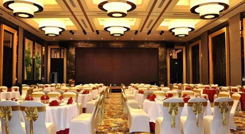 Country Garden Phoenix Hotel Shenyang Buitenkant foto